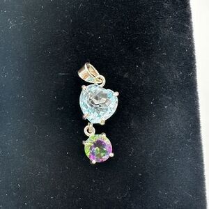NWOT heart cut Blue Topaz and round cut mystic topaz pendant in solid 925!